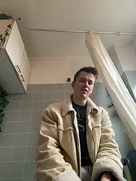 Chat +18 de Toyjungee ao vivo