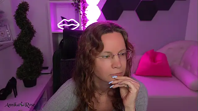 AnnikaRose Live XXX-chat
