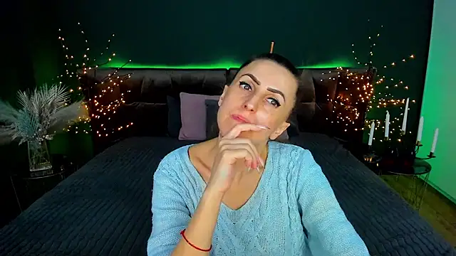 Rebecca_Diamond: онлайн-секс-чат