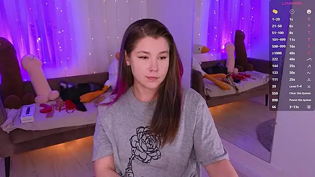 Mira_Falls élő XXX-chatje