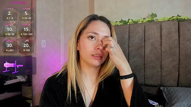 LanaMills_'s Live XXX Chat