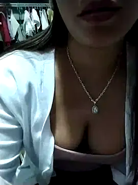 waaini99 Adlı Modelin Canlı XXX Sohbeti