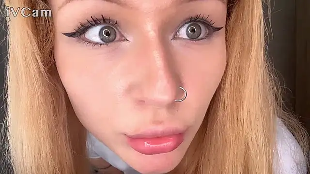 Chatroom XXX en direct de eyes00n