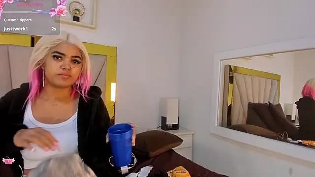 Онлайн чат XXX vahiolet_fuentes