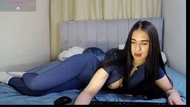 Erikka__ Adlı Modelin Canlı XXX Sohbeti