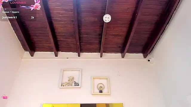 vahiolet_fuentes Chat XXX live