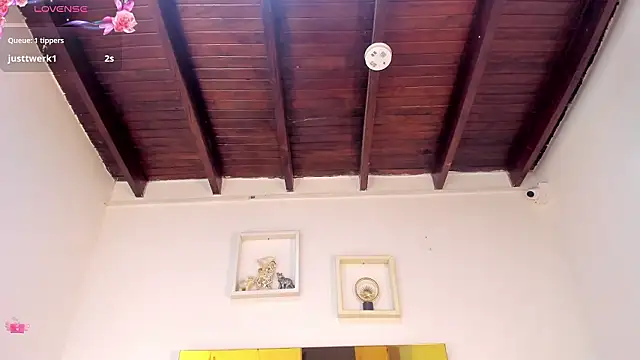 vahiolet_fuentes live XXX chat