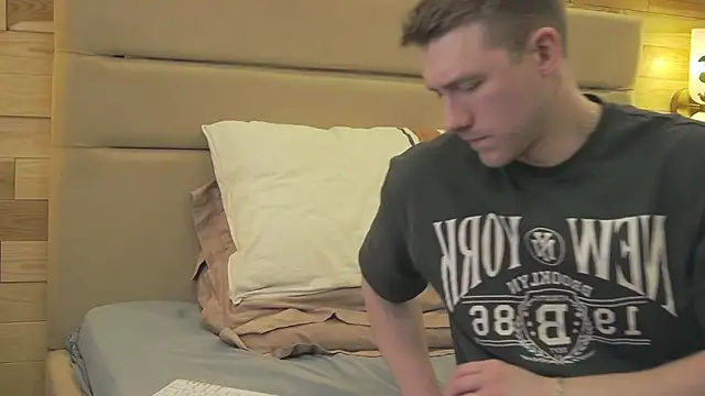 EthanPinkman Show in webcam