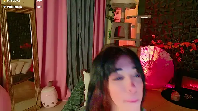 Ari-Nana Live XXX-chat