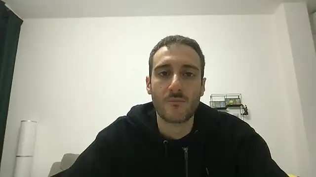 LukaShyGuy élő XXX-chatje