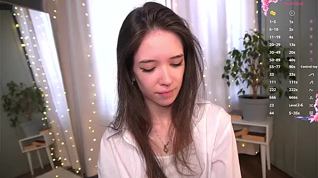 XXX chat uživo modela tinyanie