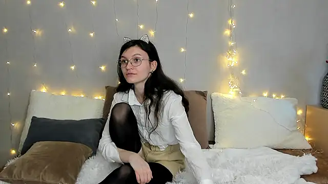 ThoraMarola Show in webcam