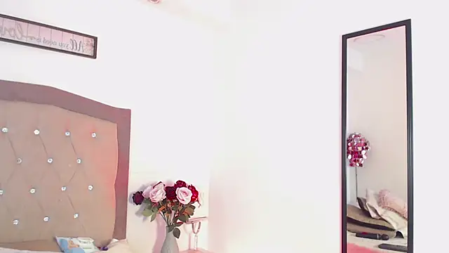 AnnadirtyXo Adlı Modelin Canlı XXX Sohbeti