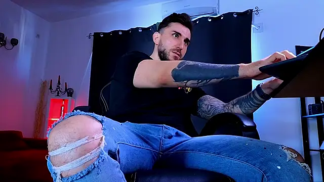 MightyAaron66 Live XXX-Chat