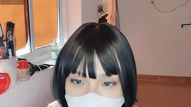 Tieu-Mayn Live XXX chat