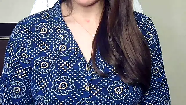 Nyra-Goddess' Live XXX Chat