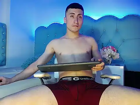 XXX chat uživo modela Oliver_Benedet