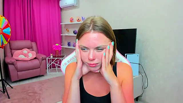 Strawberrye Chat XXX live