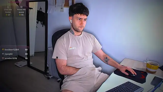 HonestAndrew Chat XXX in diretta