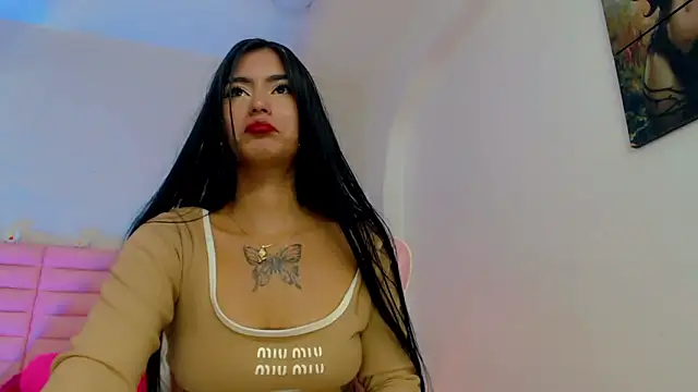 estefany_squirt1 webkamerás műsora
