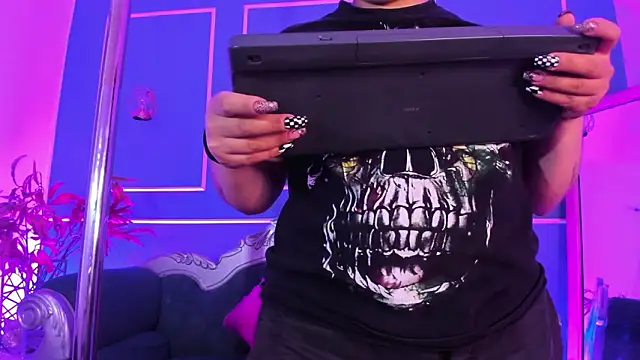 TaraTaylorr: онлайн-секс-чат