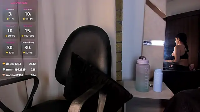 Lucia_velez's Webcam Show