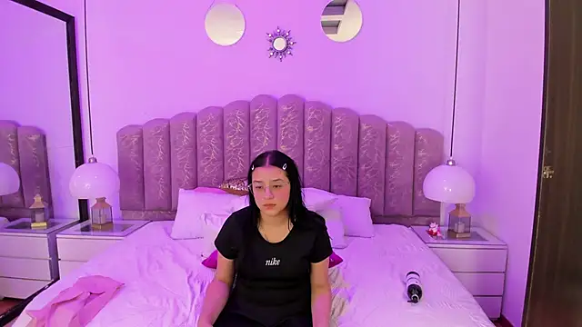 Онлайн чат XXX Amy_Ferreira