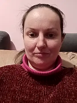 Pokazy przed kamerką – BustyLadyAlma