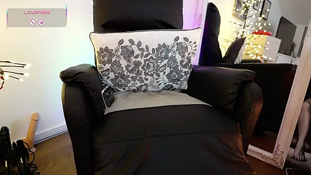 Онлайн чат XXX GingerAleMILF