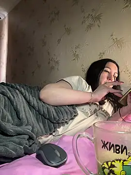 Naughtbaby_2025 Adlı Modelin Canlı XXX Sohbeti