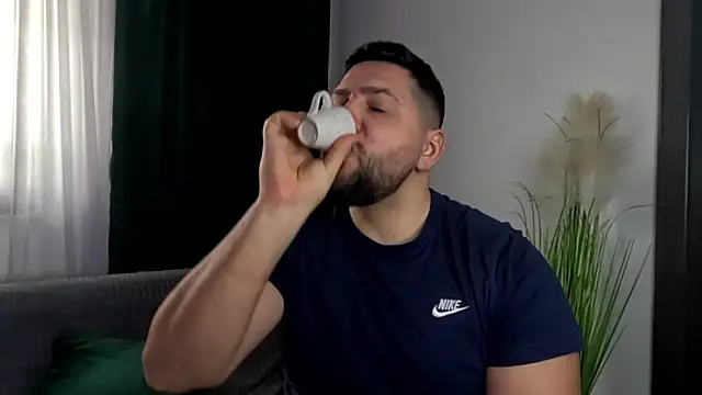 Gold_Alpha_Boy Adlı Modelin Canlı XXX Sohbeti