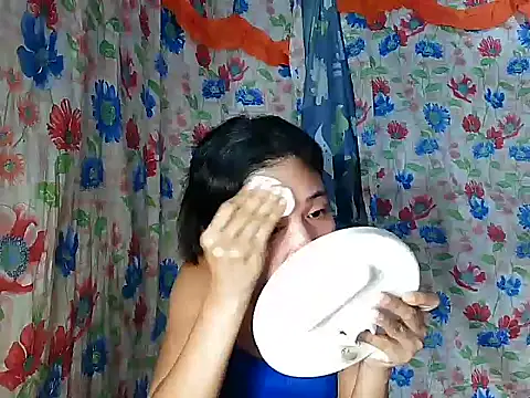 PinaySkinnyGirl élő XXX-chatje