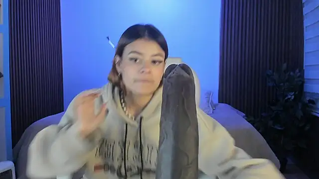 Chat +18 de Antonella_Torres2 ao vivo