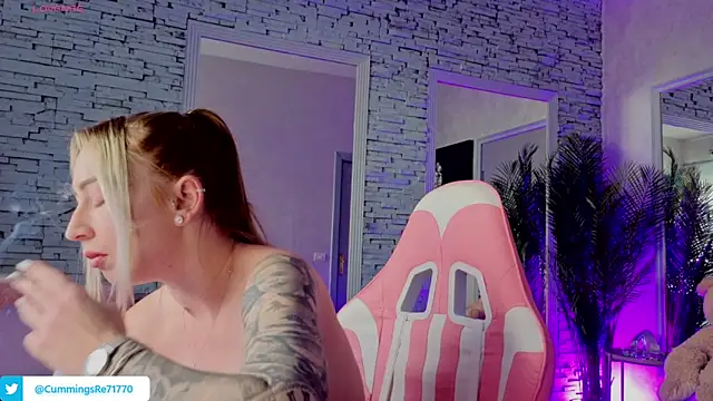 Reina_Cummings 라이브 XXX 채팅