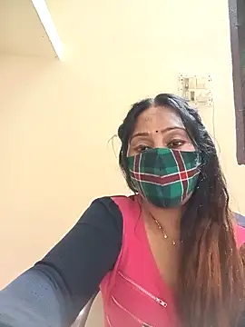 Your-Sasha7: διαδικτυακό σόου στην κάμερα