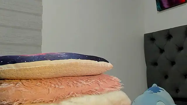 Elizabeth_18_ élő XXX-chatje