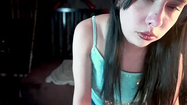 LiviaShy live XXX chat