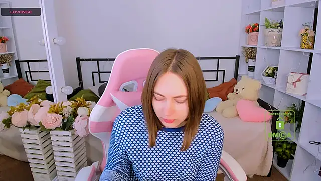 Elma_Lily Chat XXX live