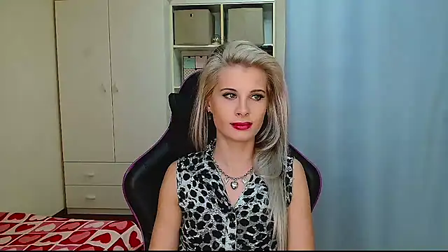 KristineGlow Chat XXX live