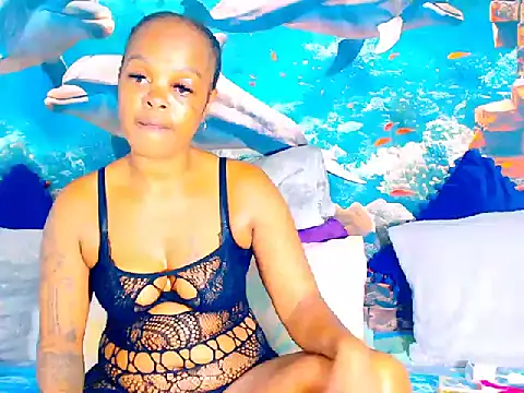 Cherrybootyjoy élő XXX-chatje