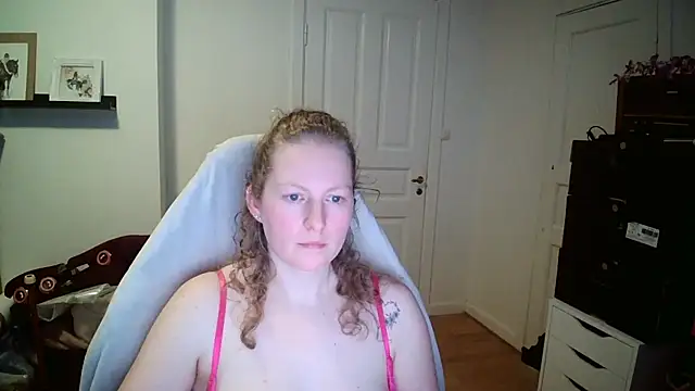 Girlnina-1995n Live XXX chat