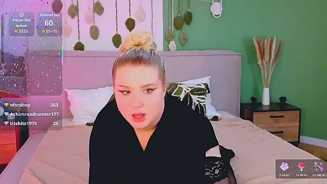 Chatroom XXX en direct de EmiliaStanley