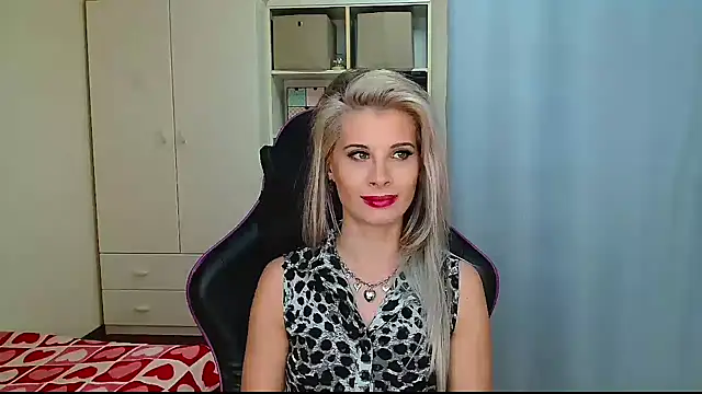 KristineGlow Adlı Modelin Canlı XXX Sohbeti