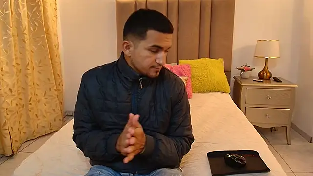 Show modela GabrielWolf_nom na web-kameri