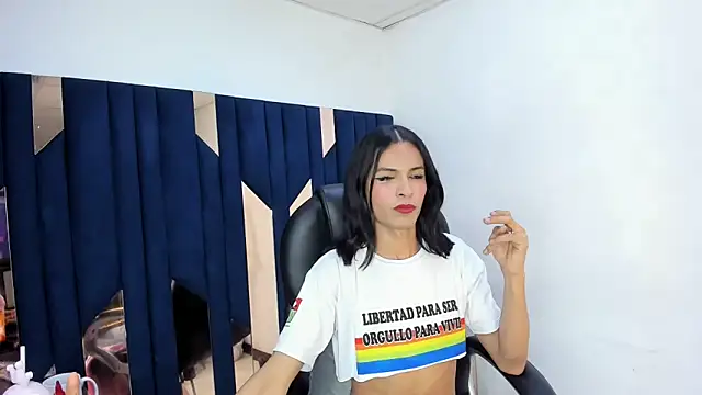 Chat +18 de Aisha_hotts777 ao vivo