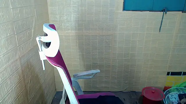 Chat +18 de JuicyFoxCock ao vivo