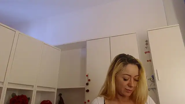 Chatroom XXX en direct de _karolynesyera_