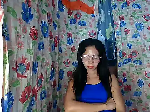 PinaySkinnyGirl: онлайн-секс-чат