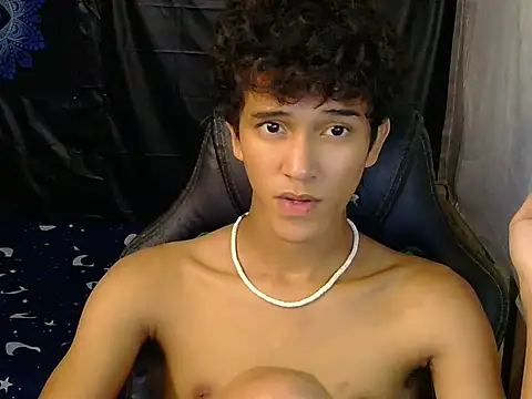 Živý XXX chat hugekenbigcock