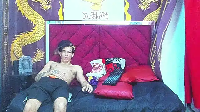 Pride_couple webcam show